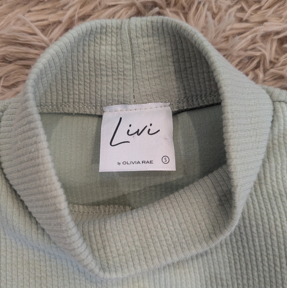LIVI Mock-neck Ribbed Tanktop - Picture 3 of 4